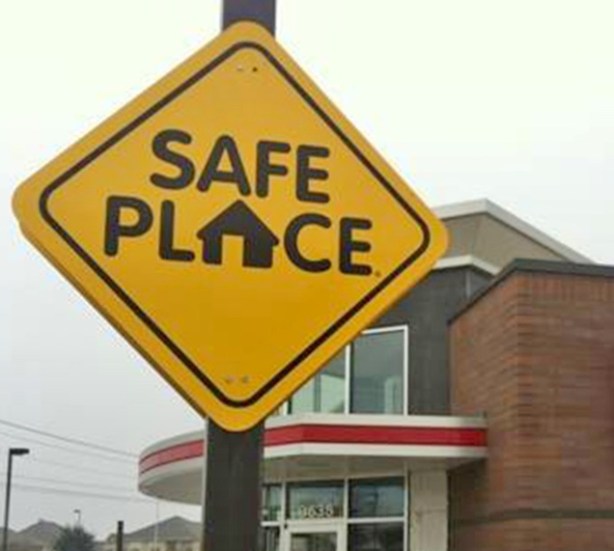 2EEEE933-C1C1-4376-9AA1-F1BF3C7F3DED